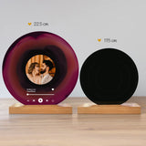 Holzaufsteller mit personalisiert bedruckter Acrylplatte in Schallplattenoptik - gefertigt von Love & Faith