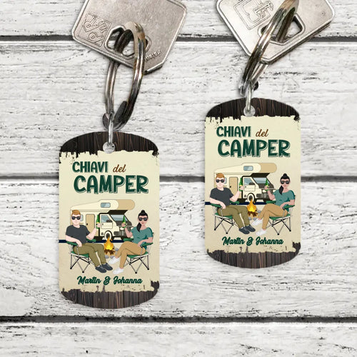 Portachiavi personalizzato per coppie in metallo stampato, design coppia in campeggio con acciaio inossidabile