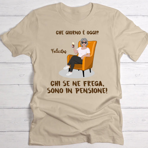 Maglietta personalizzata per pensionati con stampa DTF, in cotone 100%, design Felicità da pensione – Motiv 2