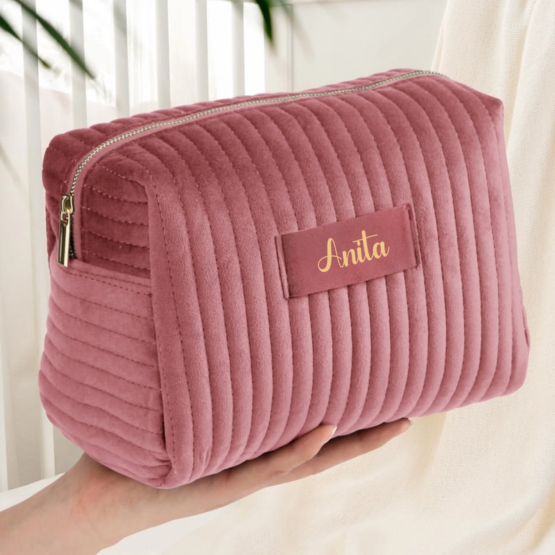rosa Kosmetiktasche aus Samt personalisiert - gefertigt von Love & Faith