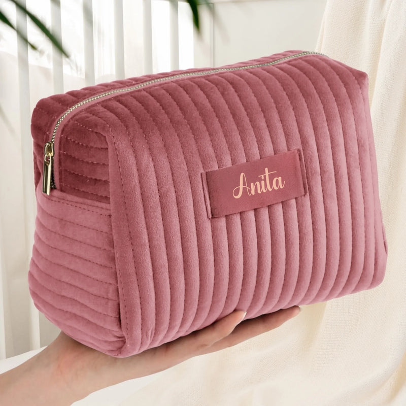 rosa Kosmetiktasche aus Samt personalisiert - gefertigt von Love & Faith