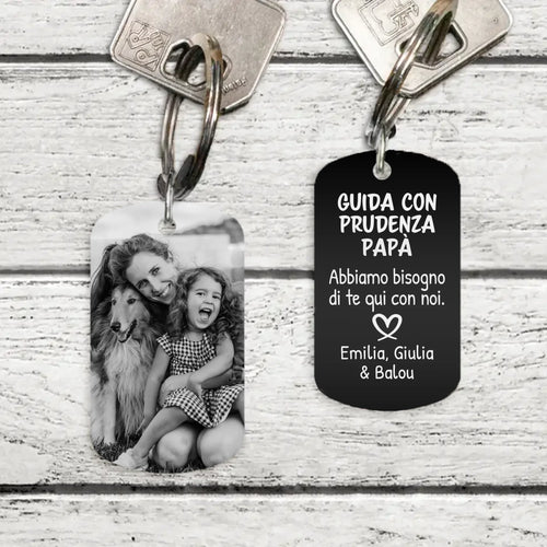 Portachiavi personalizzato in alluminio nero con incisione Guida con prudenza, personalizzabile con nome e design – Motiv 2