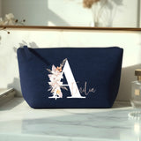La tua iniziale - Pochette cosmetica in feltro con iniziale floreale e nome personalizzato