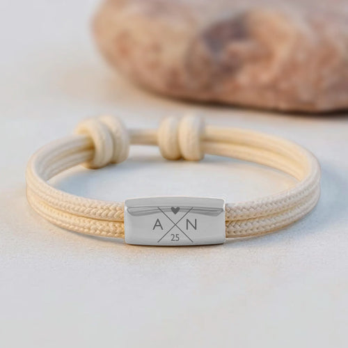 Bracciale personalizzato in corda nautica con iniziali e simbolo incisi a laser, chiusura regolabile – Motiv 2